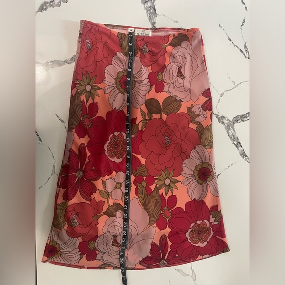 Windsor Floral Skirt (M) - Picture 3 of 5
